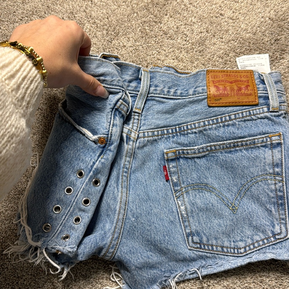 Levi shorts never worn